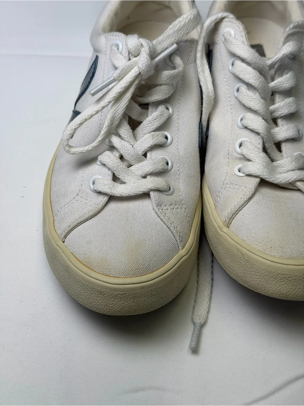Veja low top